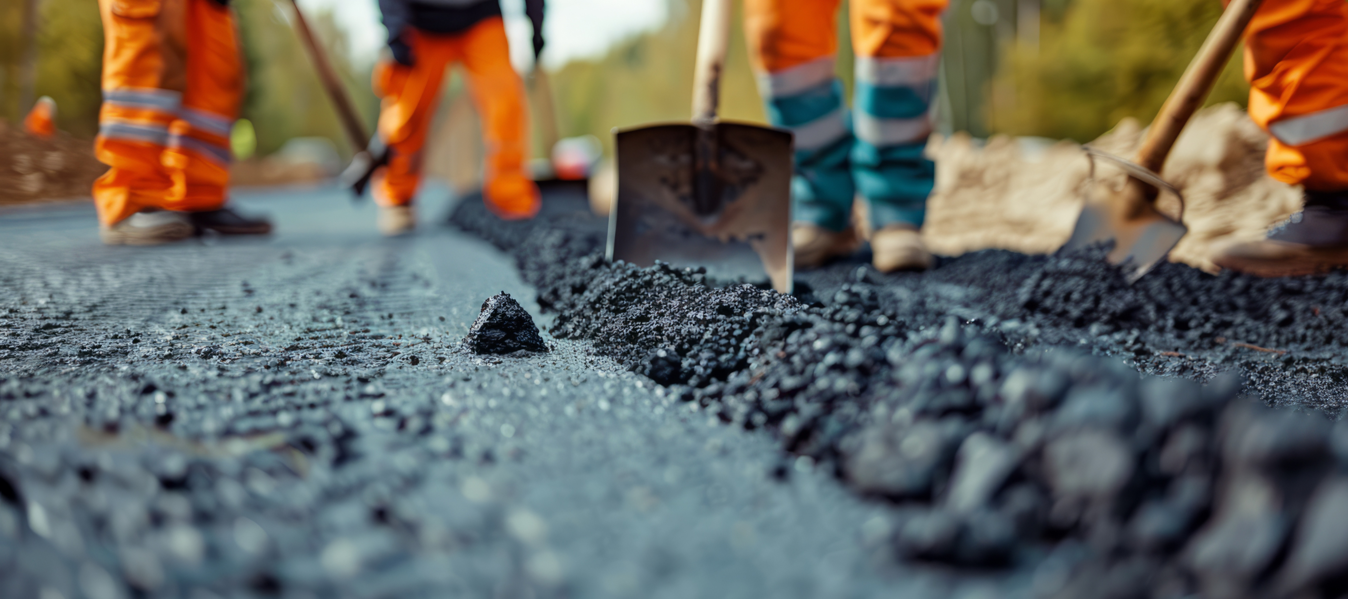 Warehouse storing bulk building materials for commercial distribution