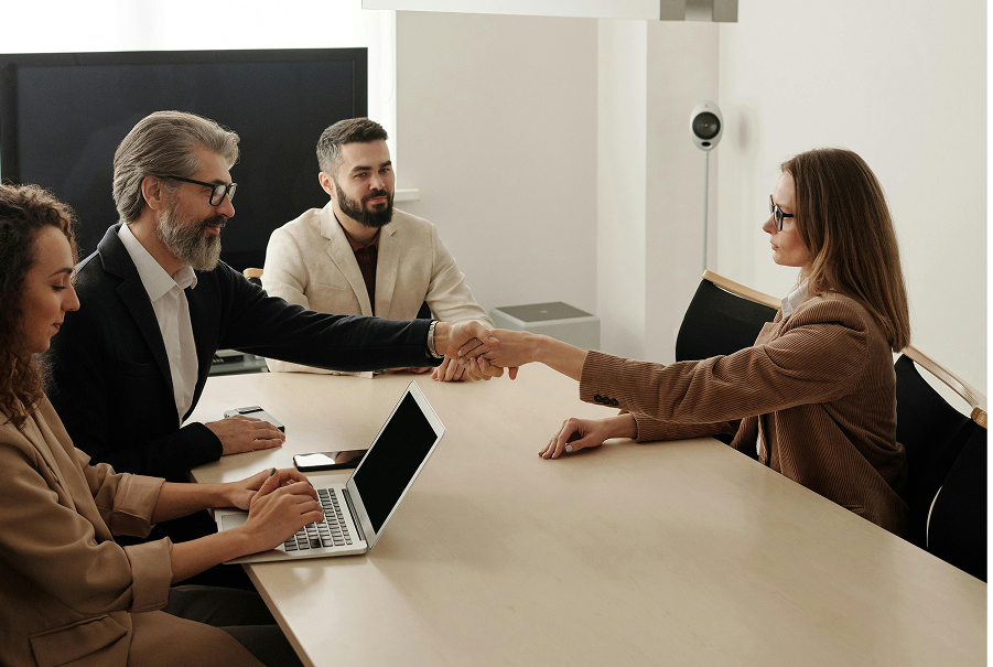 Infographic showing campaign success using finance and banking email lists